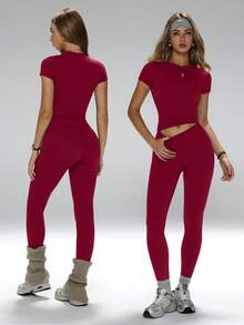 FWH 修身百搭单品，收腰提臀，适合瑜伽、健身或日常休闲穿着。女士瑜伽套装，高腰运动裤套装，塑形运动两件套，收腰瑜伽服，修身圆领T恤搭配高腰瑜伽裤，夏季必备两件套。 - 紅色 - 查看 3