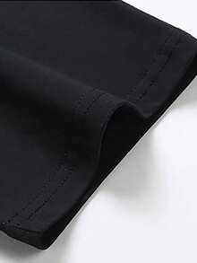 Camiseta gráfica de esqueleto gótico para hombres SACRIFICE sosteniendo corazón y llamas - Camiseta blanca de cuello redondo de streetwear con texto rojo/amarillo audaz, ajuste muscular, camiseta casual para conciertos, fiestas y atuendo casual - Top de declaración para todas las estaciones - Negro - Ver 5