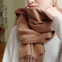 1 chiếc khăn choàng nữ màu trơn phối nhiều màu, chất liệu giả cashmere, có tua rua, mềm mại, kiểu dáng đa năng, phù hợp cho mùa thu/đông. - DK152 100% len - Xem 3