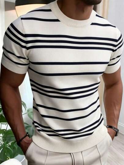 男士圆领短袖针织衫，条纹饰边针织面料，不紧身也不宽松，抗皱易打理，休闲舒适百搭，适合夏季日常穿着，也适合与朋友聚会。