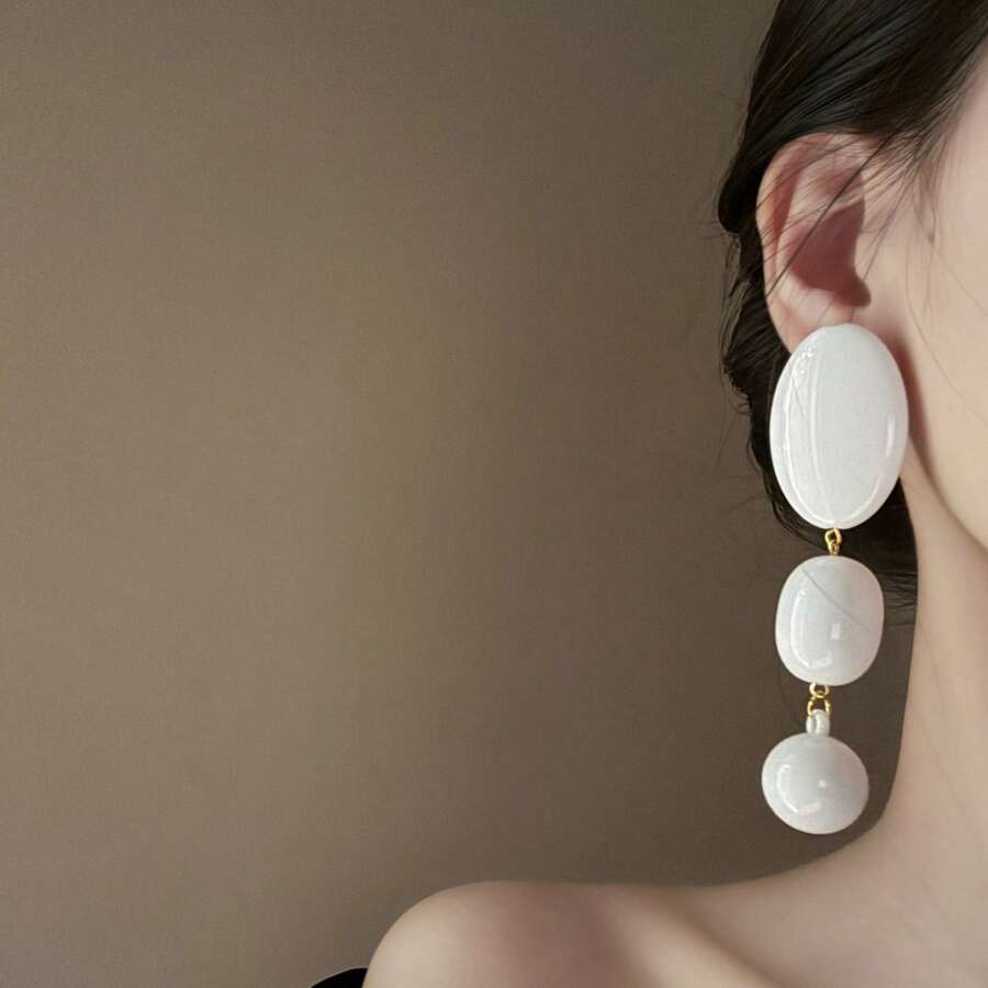 1 Đôi bông tai tua rua hình oval bằng acrylic phóng đại thời trang