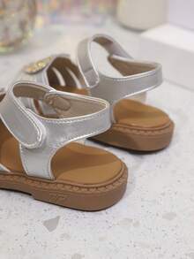 2022 Summer New Girls Casual Sandals, Fashion Versatile Soft Bottom Round Toe Open Toe Flat Sandals, Student Sandals, Princess Sandals, Girls Fashion Flat Sandals - Silver - View 6