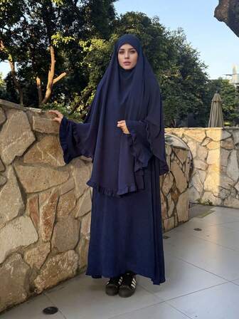 两件套优雅花卉蕾丝长袍套装，莲花喇叭袖长款睡袍，适合派对、度假、休闲和居家穿着。