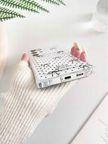 Custodia protettiva per telefono a pois e fiocco compatibile con Samsung Galaxy S25/S25PLUS/S25 Ultra/A16/A36/A26/A56/A50/A12/A32/A52/A72/A51/A21S/A13/A14/S24/S24PLUS/S24Ultra,S22/A52/A53/A54/A55/, compatibile con Xiaomi 11/12Pro/12/12X/13Pro/14Pro/15Pro/, compatibile con Redmi 10/9/Note9/12c/Note11pro/Note8Pro, antiurto