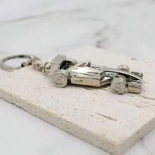 سلسلة مفاتيح بشكل سيارة سباق ثلاثية الأبعاد، مناسبة كهدية، للمحفظة، الحقيبة الظهرية، قلادة الحقيبة، هدية للأولاد، سلسلة مفاتيح طراز سيارة سباق ثلاثية الأبعاد، قلادة حقيبة الظهر لسيارة السباق، سلسلة مفاتيح سيارة سباق مخصصة، سلسلة مفاتيح سيارة سباق بعجلات كاملة، سلسلة مفاتيح سيارة سباق مصبوبة، هدية عيد الحب - متعدد الألوان - مشاهدة 8