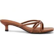 Women's Strappy Kitten Heels Square Toe Flip Flop Low Heels Slip On Thong Heeled Sandals The Thong Design And Thin Straps Of These Flip Flop Heels Divide The Instep Vertically, Making Your Legs Look Longer And Slimmer, Creating A Modern And Attractive Foot Silhouette - màu nâu - Xem 3