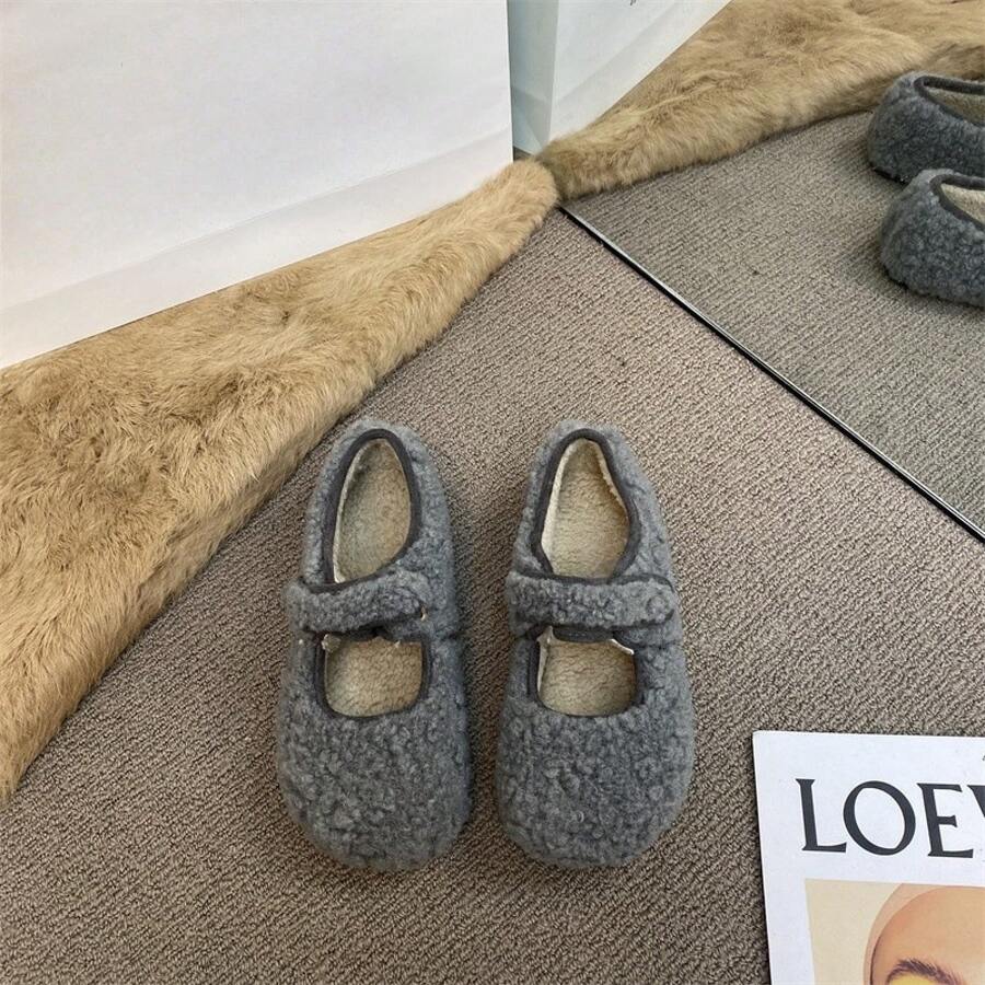 Chaussures en fourrure coréenne pour femmes avec polaire, chaussures Mary Jane, nouvelles chaussures décontractées chaudes d'hiver avec , chaussures plates en coton - Gris - Voir 1