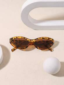 1副女士复古猫眼框时尚眼镜，深色镜片有效阻挡阳光，适合户外骑行或徒步旅行使用。 - 彩色 - 查看 8