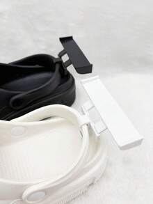 2 piezas Zapatos con efecto de agujero negro y alerón de coche, juguete divertido, accesorios de pantuflas para el hogar pequeños y desmontables - Negro - Ver 5