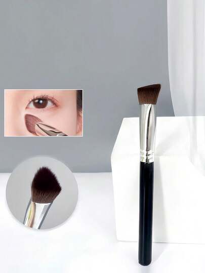 1支三角高光刷，遮瑕刷，便携式晕染化妆刷，集粉底刷、腮红刷、散粉刷、轮廓刷于一体，是一款化妆工具，旅行化妆刷，专业化妆刷，液体晕染化妆工具，干湿两用散粉刷，适用于面部三角区域的遮瑕刷，多功能化妆刷，赠品