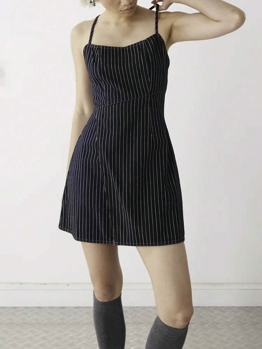 Womens Striped Dress Summer Sleeveless Backless Spaghetti Strap Beach Mini Dress Fashionable Minimalist Office Wear Teen Girls Going Out Tops Versatile Style Mini Dress Club Streetwear - 黑色 - 查看 1