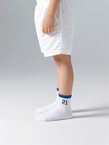 4双男童纯色运动学生袜，带数字图案 - 彩色 - 查看 6