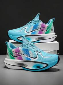 男女通用超轻专业马拉松跑鞋，内置碳板和缓震科技，透气低帮设计，荧光鞋面，缓震耐磨外底，适合四季训练、健身房、田径场和休闲运动，简约风格