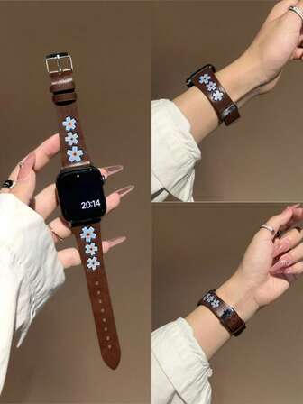 Snyggt äppelinspirerat läderarmband med körsbärsblommor och fritt justerbar storlek | Elegant design, kompatibel med Apple Watch Ultra/SE/serien 11/10/9/8/7/6/5/4/3/2/1 | Passar 38 mm 40 mm 41 mm 42 mm 44 mm 45 mm 46 mm 49 mm