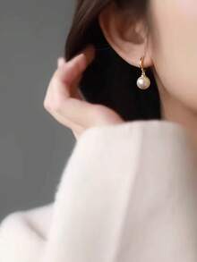 1 Pair Fashion Faux Pearl Pendant Earrings For Women, Clip-On Earrings With High-End Elegant Vibe, Suitable For Daily Wear And Holiday Gifts