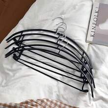 Kleiderbügel Metall (42 cm) – 10 Stück Platzsparende Kleiderbügel für Erwachsene,1,2cm Dick,Keine Schulter Bumps No Mark, Belastbar mit Schwerer Kleidung,Bügel mit rutschfest Nut für Mäntel, Hosen,Schwarz - Noir - Voir 6