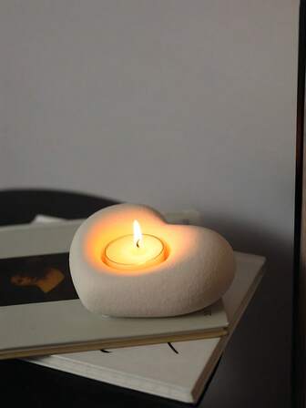 1pc Elegant Heart-Shaped Ceramic Candle Holder, Romantic Candle Holder Set, Suitable For Home Decor, Dining Table Decor, Perfect For Wedding, Valentine's Day, Bedroom And Bathroom Decor (Candles Not Included)