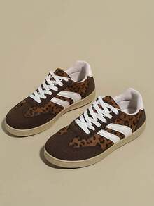 1 Pair Girls' Soft Sole Non-Slip Casual Fashion Lace-Up Sneakers, Leopard Print Breathable Comfortable Versatile Skate Shoes, Suitable For All Seasons - Brown - View 2