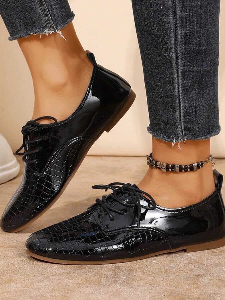 Black Patent Crocodile Embossed Lace-Up Shoes, British Style Low Heel Leather Shoes, Elegant For Holiday, Commute, And Date - Black - View 1
