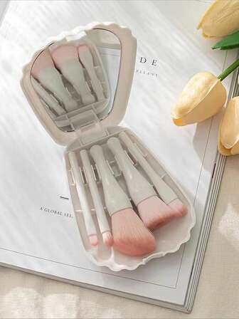 5-delars skalformade sminkborsteset: Mjuka borst, multifunktionella verktyg | Bärbart resekit med spegel, praktiskt för ögonskugga/rouge/puder-touchups på språng - perfekt för makeupentusiaster, resenärer och nybörjare