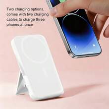 GAWFOLK Sạc dự phòng 10000mAh màu trắng kèm đế và cáp tích hợp - Trạm sạc không dây từ tính 2 trong 1, chân đế điều chỉnh được để xem rảnh tay, sạc nhanh, tương thích với Apple/Android, lý tưởng cho du lịch, bàn làm việc và đầu giường. Thích hợp cho kỳ nghỉ đông, du lịch ngoài trời/cắm trại và làm quà tặng dự phòng khẩn cấp cho gia đình, bạn bè, quà sinh nhật, quà cắm trại ngoài trời, sạc dự phòng di động sinh nhật. - Phiên bản nâng cấp có chân đế, màu trắng - Xem 2