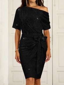 女士优雅斜肩长裙：2026 新款，高弹力，柔软舒适，蝴蝶结肩带宴会款，优雅新年金银丝绸闪耀，露肩斜肩设计，百搭款式，及腰连衣裙，适合外出穿着。 - 黑色 - 查看 11