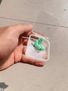 Noise Blocking Earplugs,Reusable Silicone Earplugs,Suitable For Swimming, Sleeping, Snoring, Study, Music Concerts, Outdoor Travel, Industrial Work, Waterproof And Soundproof, Comfortable Boy Valentine Heart Women's Valentine Canceling Earplugs,(Two Styles Will Be Randomly Dispatched)