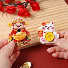 1pc Rotating Lucky Cat Fridge Magnet, New Year Decoration, Rotating Fortune God Decorative Sticker, Auspicious Fortune God Fridge Magnet, Office Desk Decor, Resin Craft Gift Accessory, Holiday Small Gift