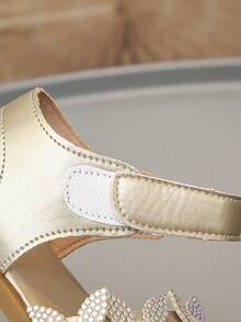 可调节绑带女童凉鞋，闪亮蝴蝶结设计，适合儿童节 - 金色 - 查看 7