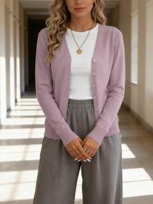 New 2026 V-Neck Cardigan Wool Sweater, Single-Breasted Slim-Fit Cropped Top, A Gentle And Sweet Outerwear Piece For Everyday Commuting, A Slim-Fit Single-Breasted Cropped Jacket, A Versatile And Slimming Top. Korean Style Gentle V-Neck Cardigan Wool Sweater, Slim-Fit Cropped Single-Breasted Top, A Sweet And Versatile Everyday Outerwear Piece. - màu tím nhạt - Xem 1