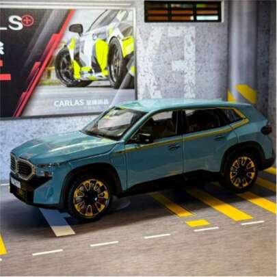 1件锌合金XM越野车玩具模型，逼真的越野车模型，带有可开启的精细车门/引擎盖、可折叠后视镜、模拟音效、轮胎和轴承悬挂系统，是送给年轻人的完美收藏礼物，也是圣诞装饰品。