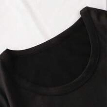 Camiseta Boca com Zíper Estampa Criativa e Provocante com Visual Fashion e Conceito Ousado, Perfeita para Quem Gosta de Moda Impactante, Estilo Urbano, Atitude Forte e Looks Cheios de Personalidade, Trazendo Expressão Visual Única, Sensualidade Moderna e Identidade Marcante em uma Camiseta Feminina Atual e Estilosa - Preto - Visão 4