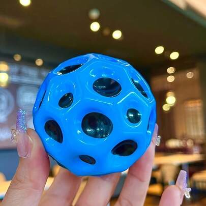 1searchgames Anti-Gravity Moon Rock High-Bounce Ball 70mm-6.6 High-Bounce Hollow Ball, Multi-Hole Ball, Interactive Stress-Relief And Breathable Toy, A Great Choice For Playing Outdoors With Friends