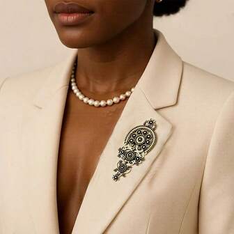 1 Stück Damen Brosche, spanisches galicisches Frosch Design Brosche, Cut Out Blumenmuster, vergoldet