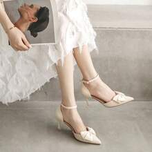Zapatos de tacón alto Novedad: delicados zapatos planos de tacón de aguja hueco con diseño exclusivo, lazo de mariposa y tiras para mujer. Zapatos de tacón alto con punta afilada y detalle de lazo, ideales para combinar con vestidos. Zapatos de tacón alto con tiras para mujer. - Beis - Ver 10