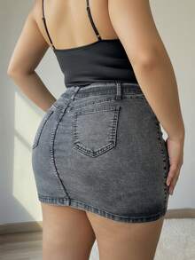 加大码黑色修身牛仔迷你裙，纽扣拉链设计，高弹力贴身剪裁，适合女性夏季穿着 - 黑色 - 查看 7