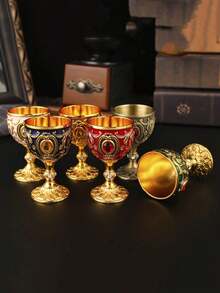 优雅永恒的浮雕金属高脚杯 - 复古葡萄酒、香槟和利口酒杯 - 1.01盎司，无铅，可重复使用，酒吧、酒馆、俱乐部和餐厅的理想之选 - 时尚的夏季必备饮具 - 彩色 - 查看 3