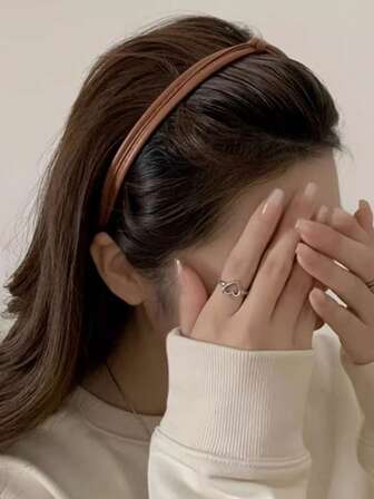 1pc Women's Black Chain Buckle Leather French Chic Headband, Suitable For Daily Wear To Look Stylishly Cool