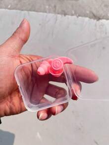 Noise Blocking Earplugs,Reusable Silicone Earplugs,Suitable For Swimming, Sleeping, Snoring, Study, Music Concerts, Outdoor Travel, Industrial Work, Waterproof And Soundproof, Comfortable Boy Valentine Heart Women's Valentine Canceling Earplugs,(Two Styles Will Be Randomly Dispatched)