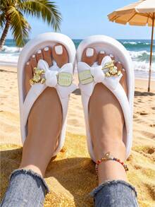 New Arrival Elegant Stylish Flip Flops - Bowknot & Golden Bear Decoration, Comfortable Touch, Lightweight & Non-Slip, Cool & Breathable, Suitable For Spring & Summer Beach Vacation, Home Leisure Sandals & Outdoor Activities Sandals, Couple Sandals & Men's Sandals & Women's Sandals - trắng - Xem 5