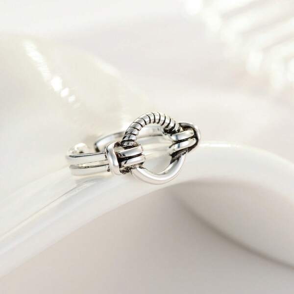 Anillo de cuerda trenzada circular de plata tailandesa retro simple y desgastada para mujeres