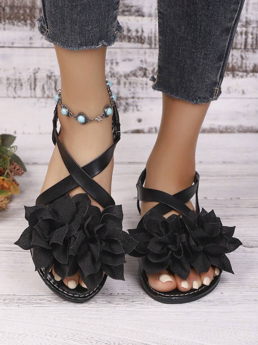 New Criss-Cross Floral Design Women Flat Sandals, Casual Fashion Versatile Lightweight Beach Sandals - Black - View 1