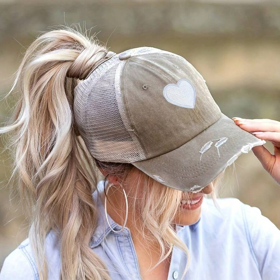 1pc Womens Distressed Sand Corduroy Baseball Cap With Heart Embroidery And White Stitch Detailing Featuring A Functional High Ponytail Hole And Breathable Mesh Back Panel Soft Structured Brim And Adjustable Snapback Closure For A Perfect Flattering Fit Ideal For Coffee Shop Lines Outdoor Markets Weekend Getaways Spring Picnics And Effortlessly Cool Everyday Style - 彩色 - 查看 1
