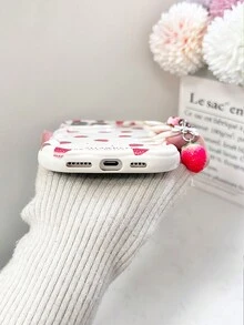 奶油色波浪边亮面草莓彩绘防摔手机壳，配手工串珠草莓吊坠，兼容 16/11/16 Pro/16 Plus/16 Pro Max/16 e/15 Pro Max/13/14/12/XS/XR/7G/8P，兼容Galaxy S25/S25 Plus/S25 Ultra/A16/A36/A26、11/12 Pro/12/12 X/13 Pro/14 Pro/15 Pro，兼容Redmi 10/9/Note9/12c/Note11 Pro/Note8 Pro，国际版，非国内版 - 彩色 - 查看 5