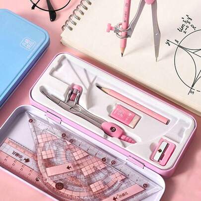Bộ dụng cụ vẽ toán hình học 8 trong 1, bao gồm compa, thước kẻ, bút chì, tẩy, gọt bút chì, giúp đánh dấu chính xác, vẽ mượt mà, là đồ dùng học tập và văn phòng đa chức năng, phù hợp cho bài tập toán, vẽ hình học, phác thảo nghệ thuật, ôn thi, vẽ kỹ thuật văn phòng, làm sổ lưu niệm, là món quà tuyệt vời cho bé trai và bé gái nhân dịp năm học mới.