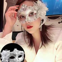 Princess Halloween Mask – Glittery Decoration & Comfortable Fit - Silver - View 8