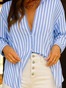 قميص نسائي كاجوال جديد مطبوع بخطوط مع أزرار - أزرق فاتح - مشاهدة 1