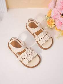 1双幼儿女童3D花朵珍珠装饰仿皮透气露趾踝带平底凉鞋，甜美公主风生日派对鞋 - 米色 - 查看 1
