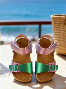 1 par de sandálias infantis femininas em tons de rosa perolado e verde com cadarço, estilo , com tira ajustável no tornozelo, sola macia e design colorido, perfeitas para praia e uso diário no verão. - Verde - Ver 4