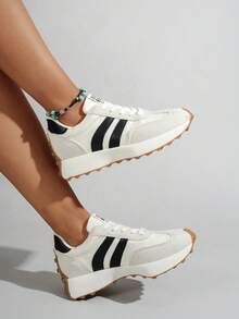 女士新款休闲运动鞋，透气网面厚底坡跟系带轻便百搭时尚运动鞋，白色/灰色，适合所有季节，运动休闲鞋 - 白色 - 查看 10